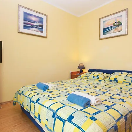 Two-bedroom In Zatoglav Appartement