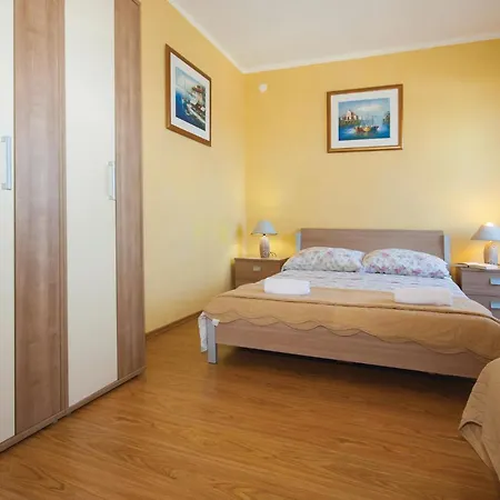 Daire Two-bedroom In Zatoglav Podglavica