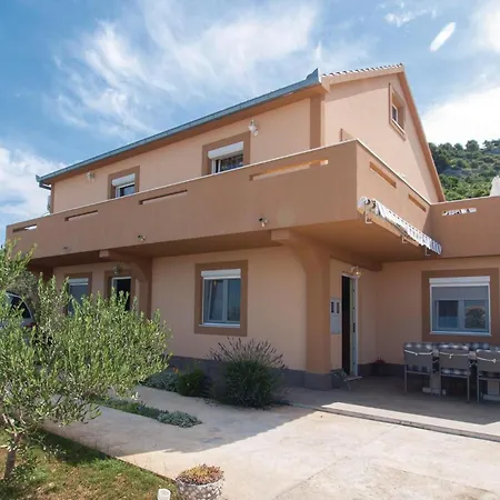 Two-bedroom In Zatoglav