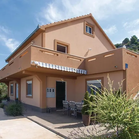 Daire Two-bedroom In Zatoglav Podglavica