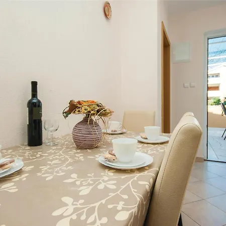 Daire Two-bedroom In Zatoglav