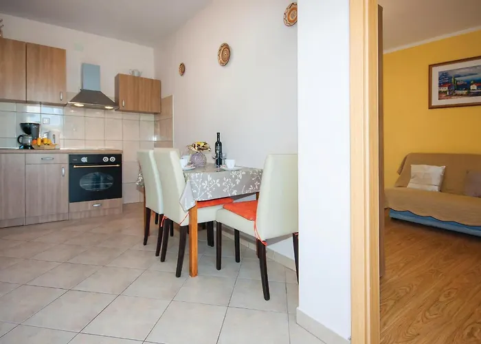 Two-bedroom In Zatoglav Appartement Podglavica