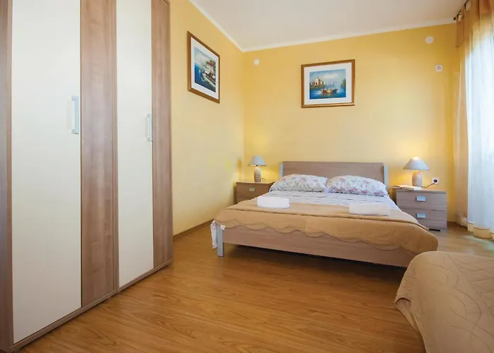 Apartamento Two-bedroom In Zatoglav Podglavica