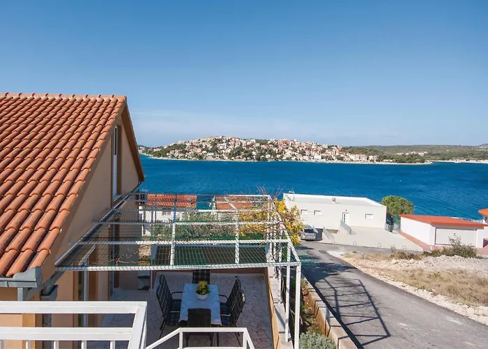 Two-bedroom In Zatoglav Podglavica