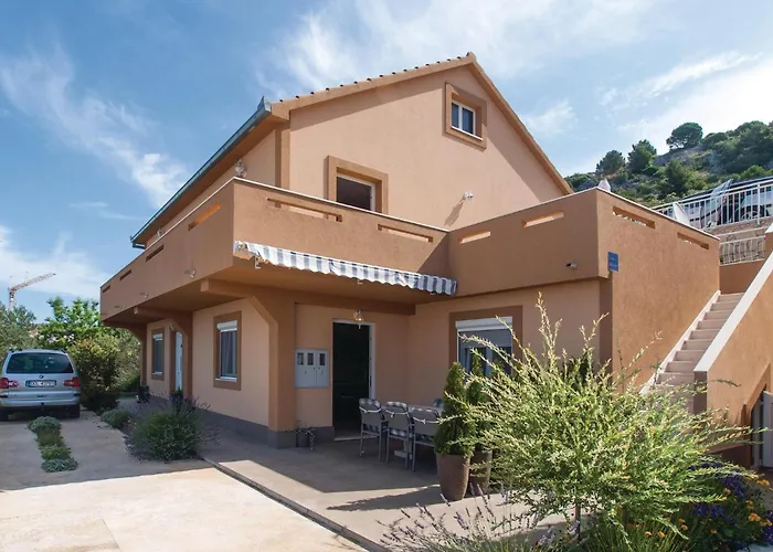 Appartement Two-bedroom In Zatoglav Podglavica