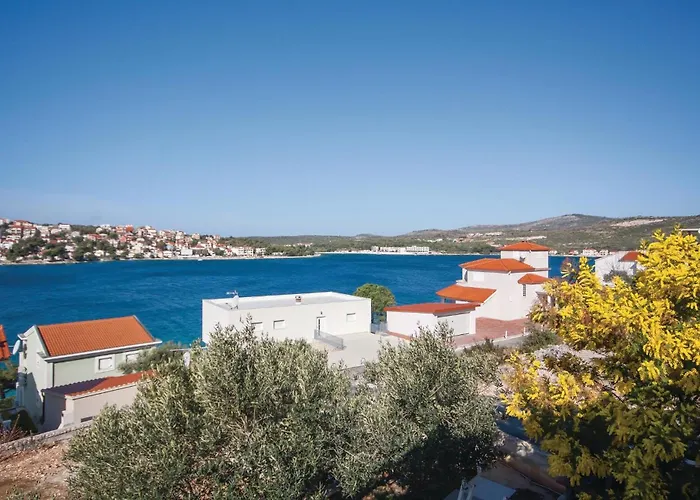 Two-bedroom In Zatoglav Appartement Podglavica